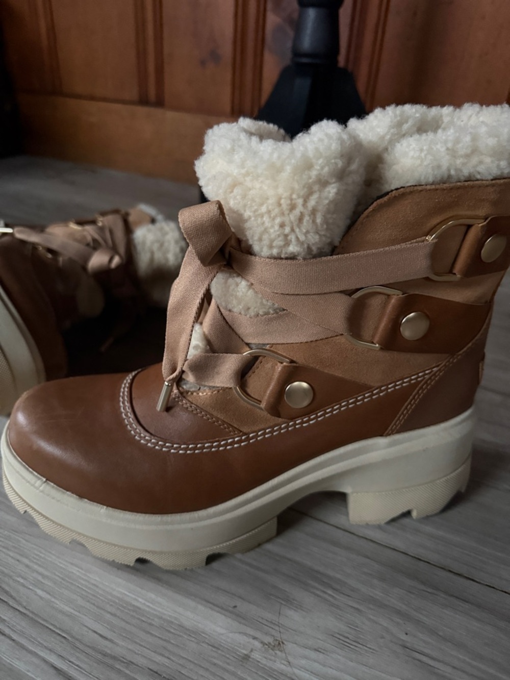 Sorel Brown Tan Platform Shearling-Trim Lace-Up Winter Boots - Picture 4 of 5